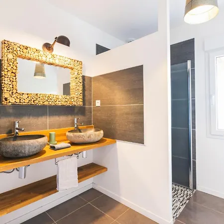 Les Biches シャレー