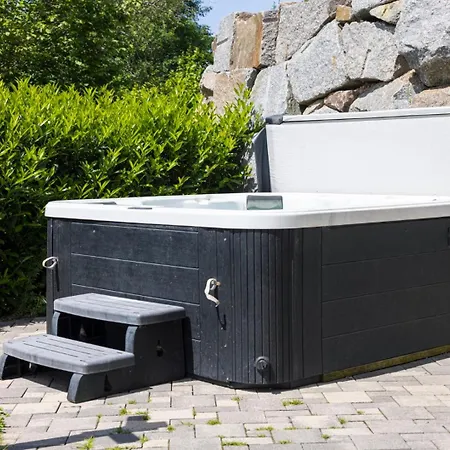 Les Biches シャレー ジェラールメ